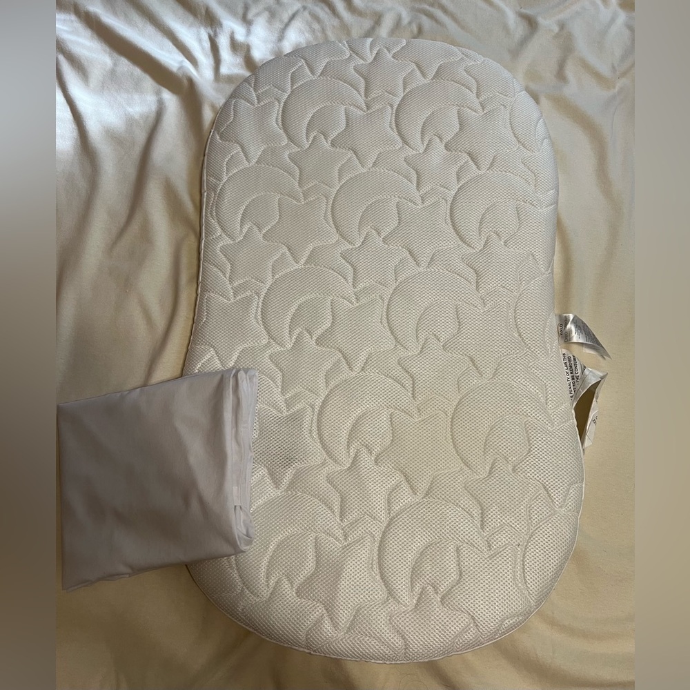 Halo DreamWeave Breathable Bassinest Pad and sheet